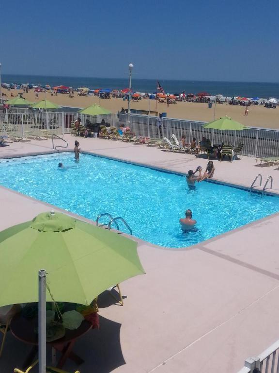 Fish Tales Boardwalk Inn & Ocean Mecca Motel Ocean City Exteriör bild
